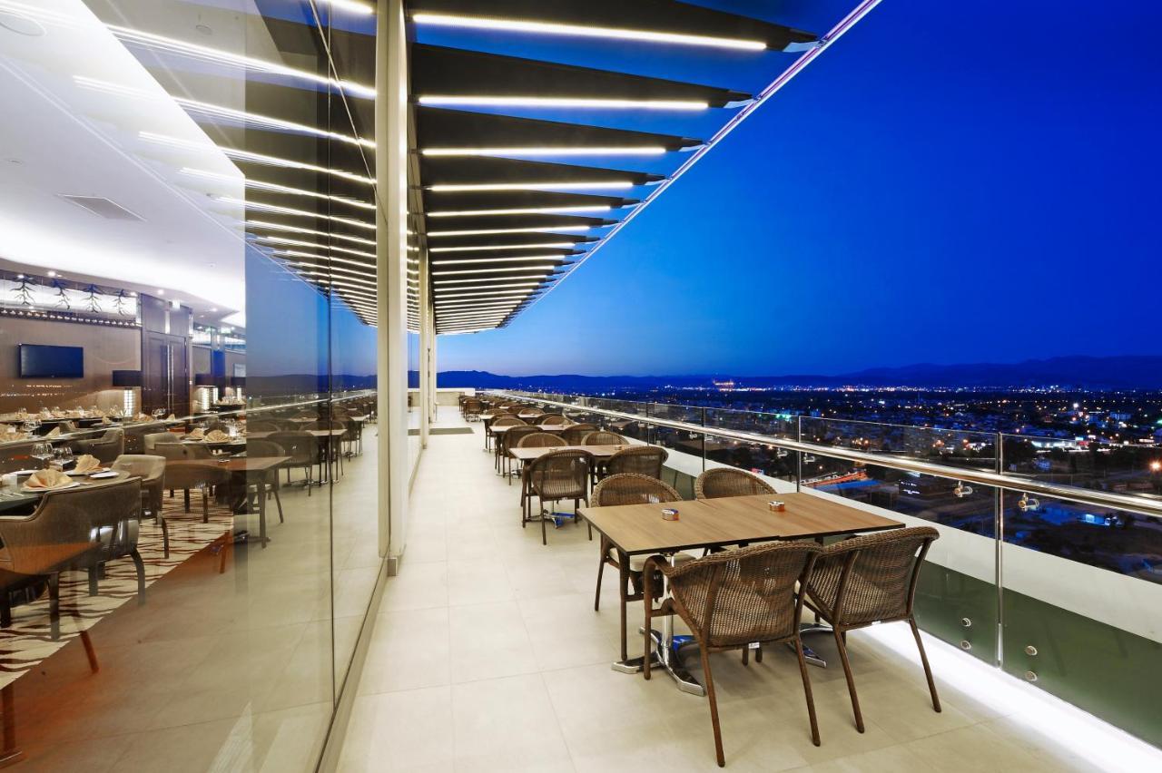 Crowne Plaza Bursa Convention Center & Thermal Spa By Ihg Bagian luar foto The 360° Sky Lounge