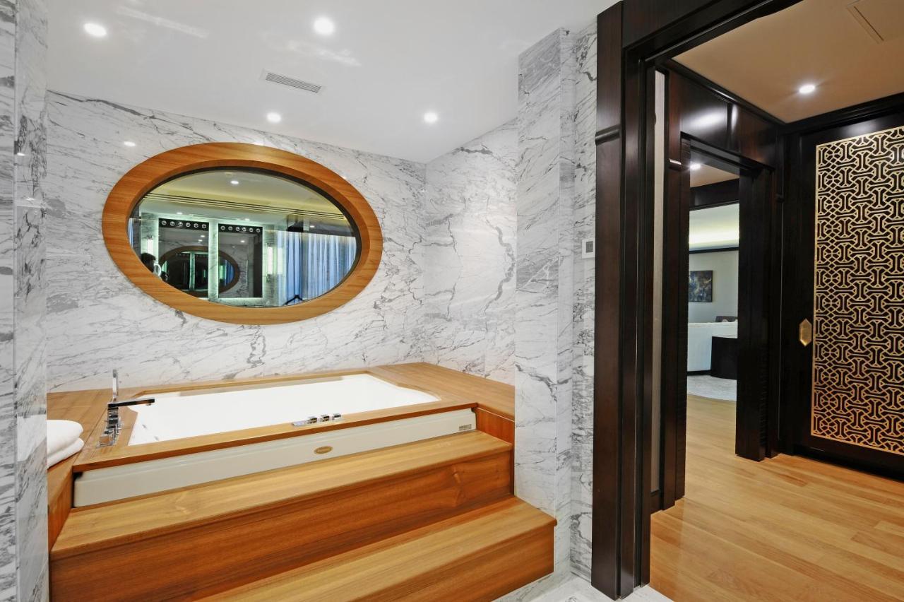 Crowne Plaza Bursa Convention Center & Thermal Spa By Ihg Bagian luar foto Bathroom