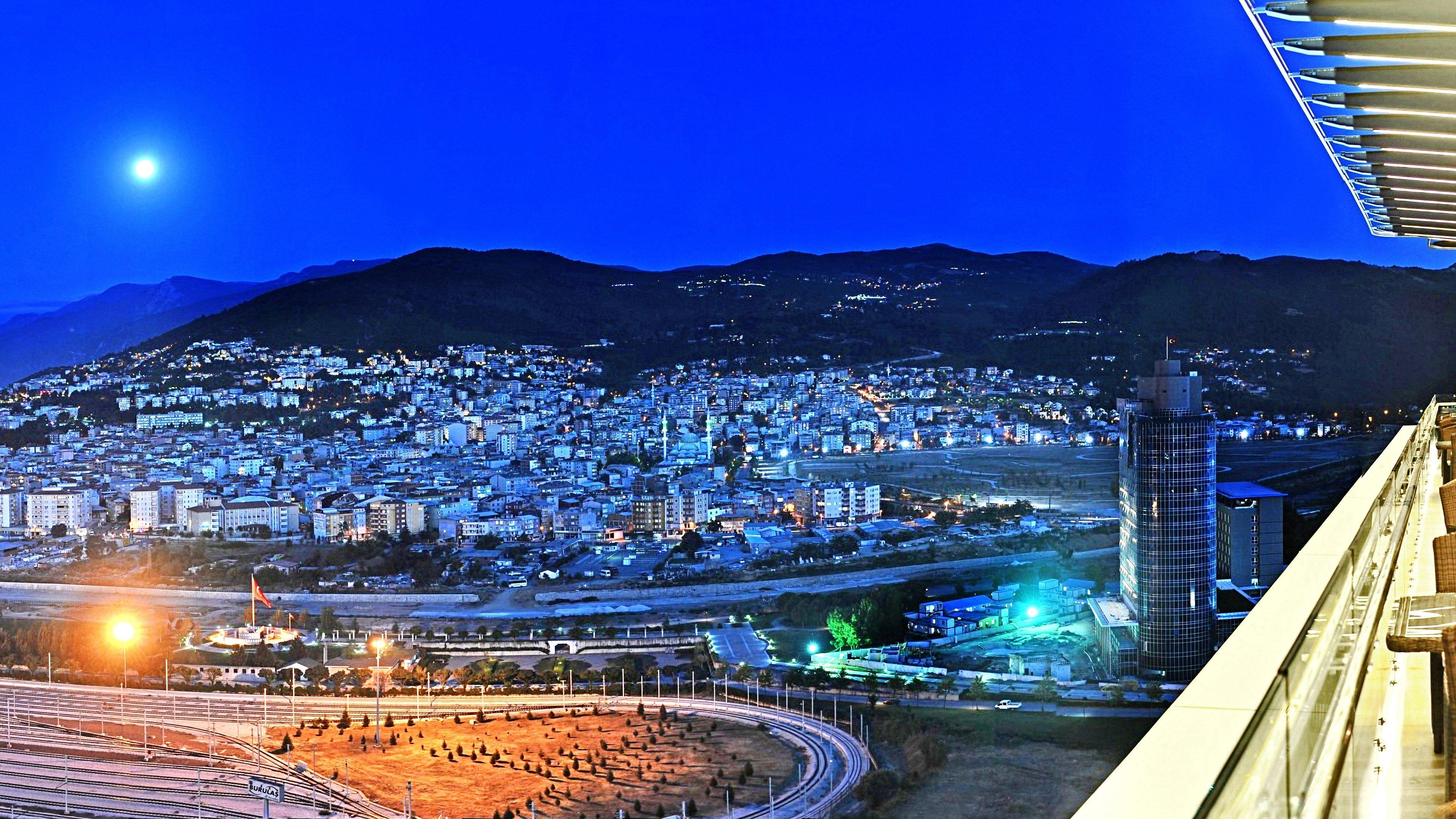 Crowne Plaza Bursa Convention Center & Thermal Spa By Ihg Bagian luar foto View of Athens